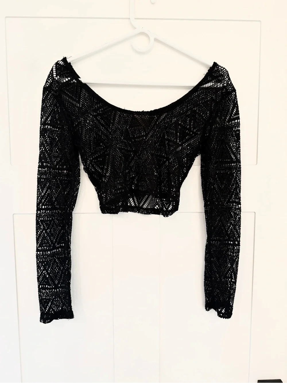 FREE w/ PURCHASE - Black Cropped Lace Long-Sleeve Top